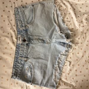 LIGHT BLUE LOW RISE DENIM SHORTS